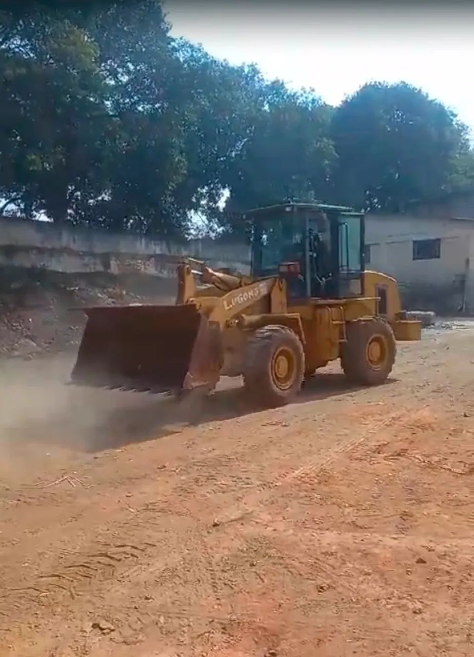PÁCARREGADEIRA LIUGONG 835, EXCELENTE 7500 HS
