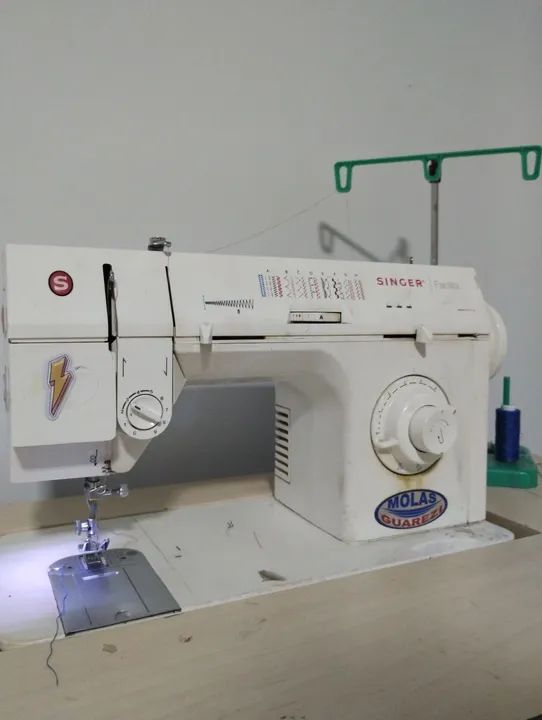 Máquina Singer facilita  - Foto 3