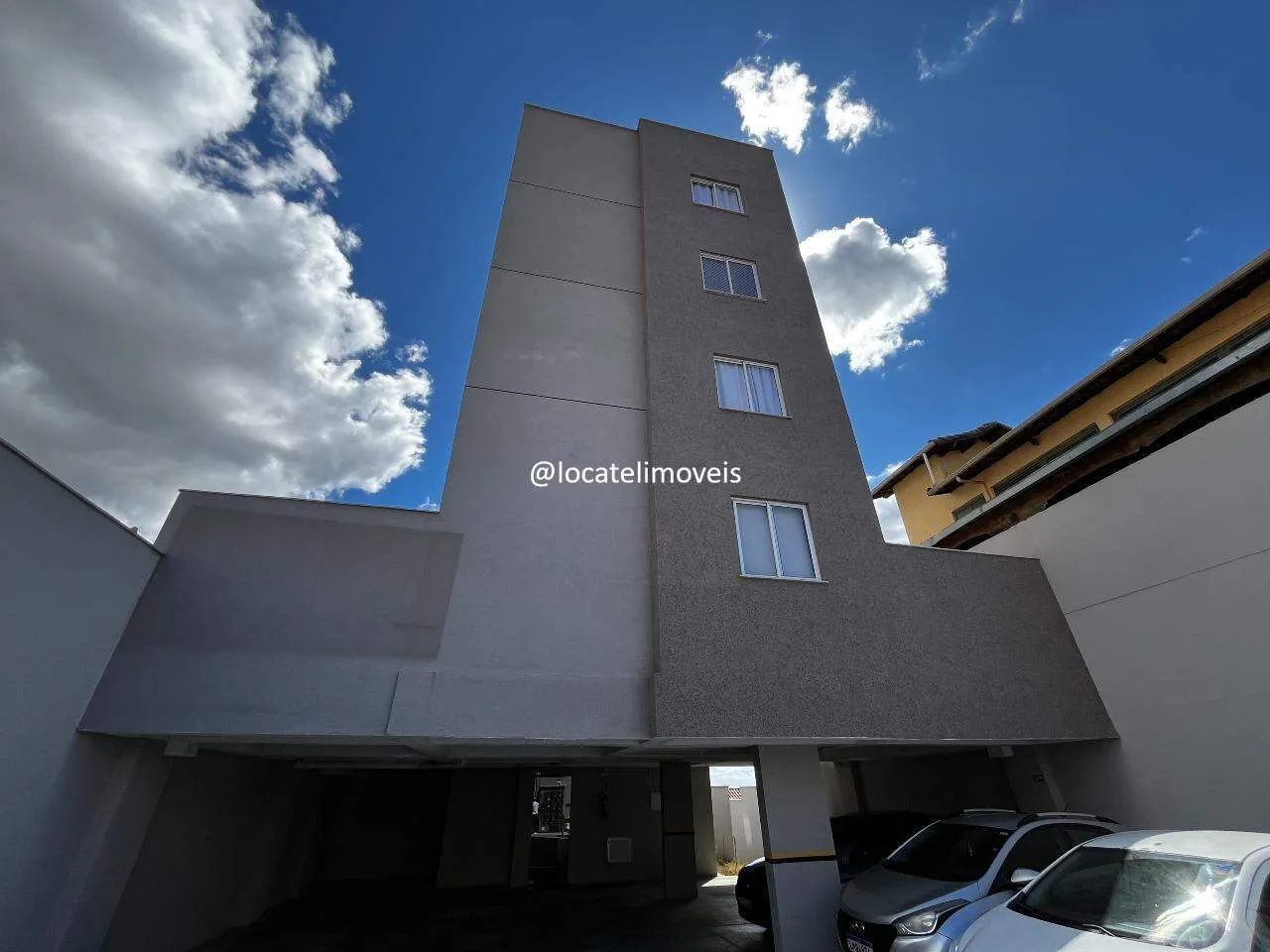 Apartamento á venda 2 quartos 1 suíte 1 vaga , Elevador no Bairro Milionários - Região do 