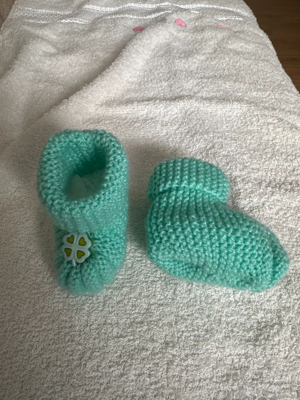 Sapatinho bebê verde com botão de trevo 0 a 6 meses  - Foto 3
