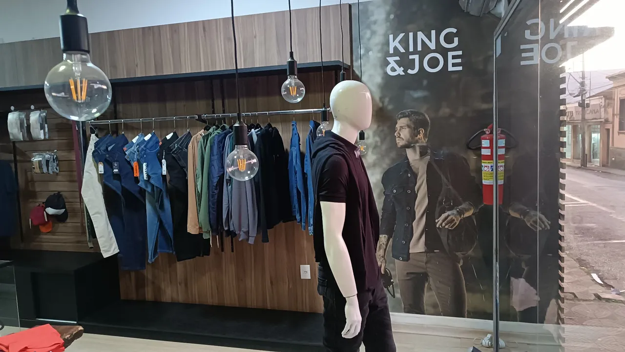 Vendo os móveis ou passo o ponto 