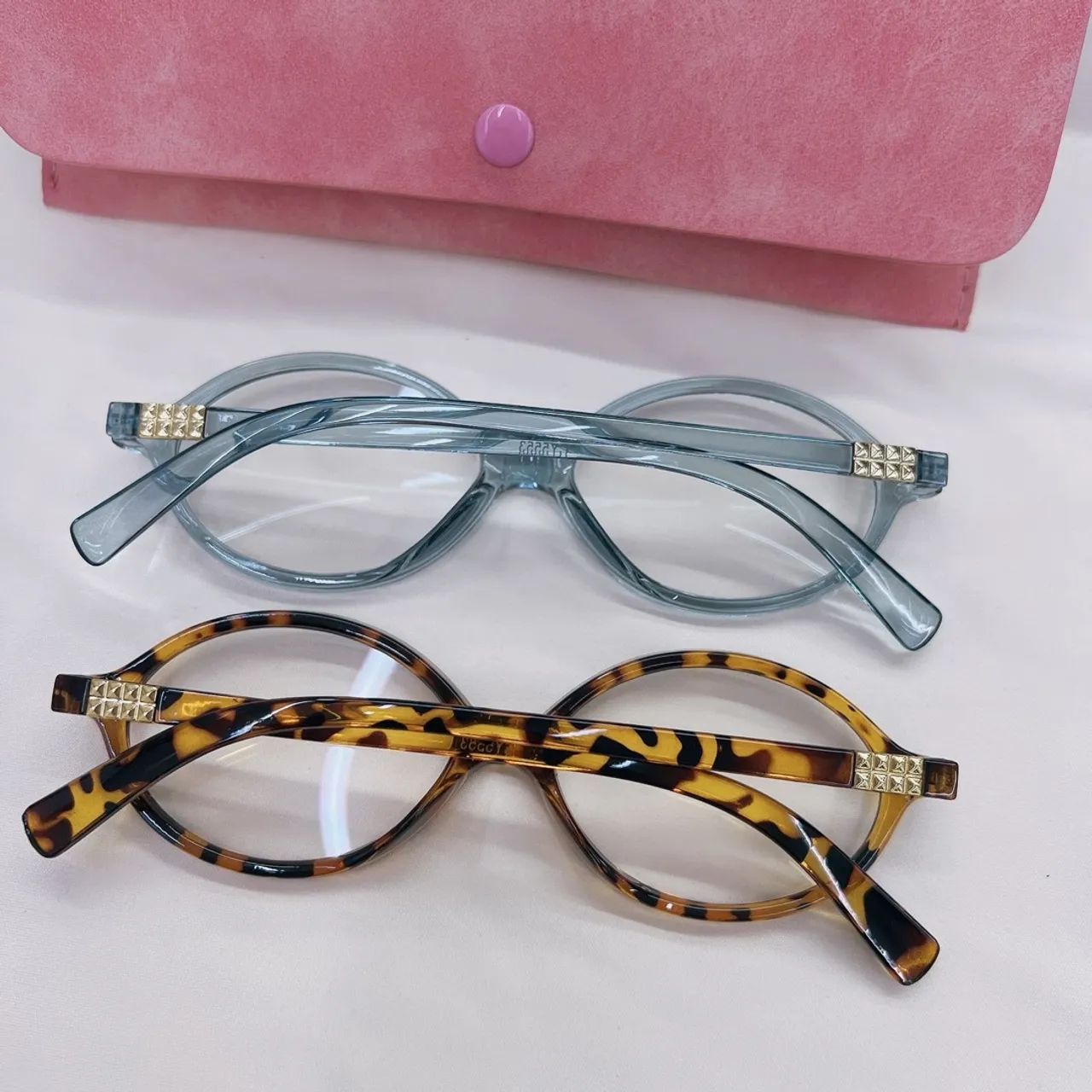 Óculos de Sol Miu Miu - Elegância e Estilo! - Foto 3