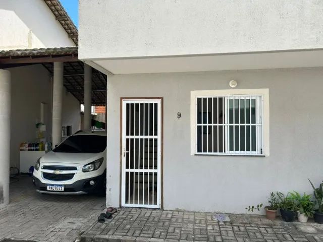 Casa duplex usada com vaga coberta 