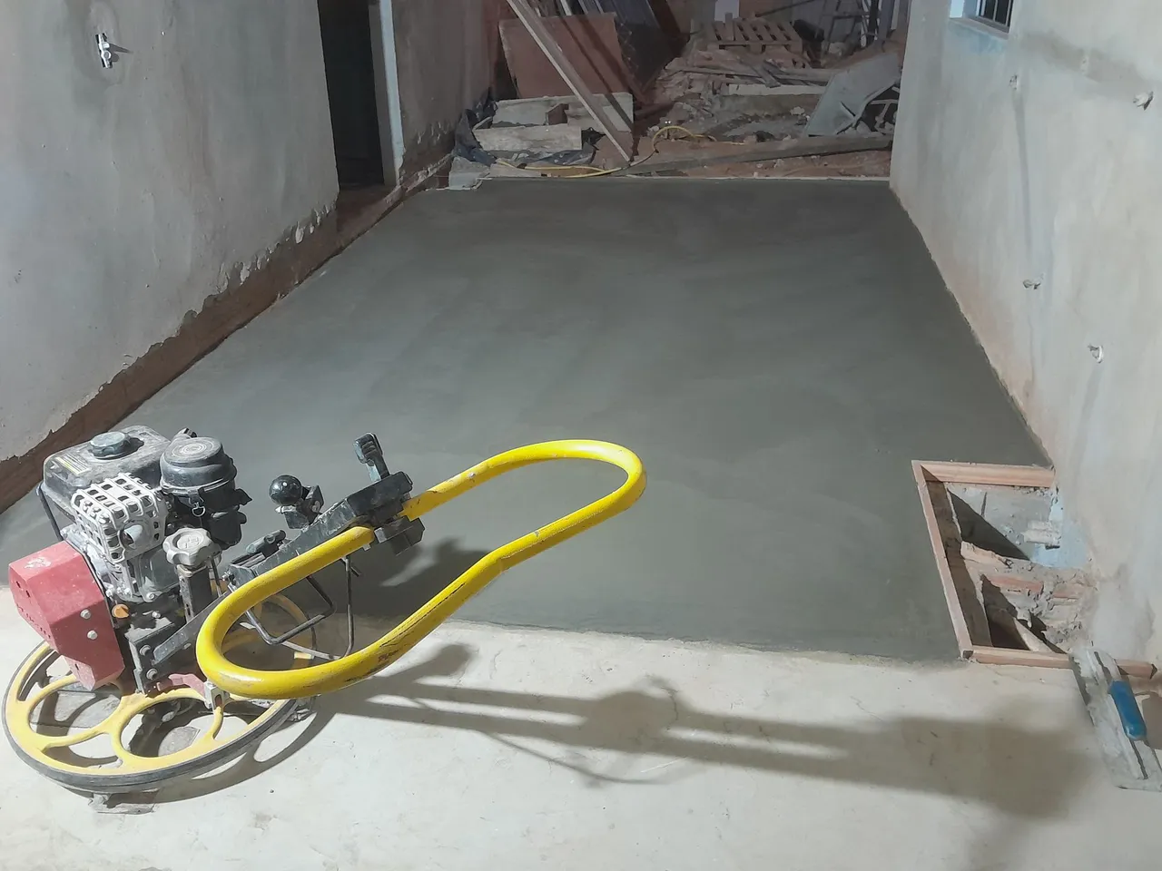 Vendo máquina 24 poluidora de piso
