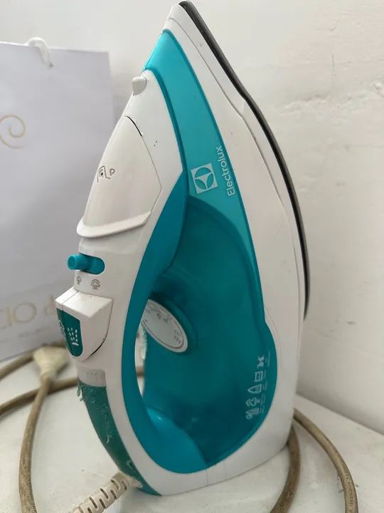 Ferro de Passar Roupas Eletrolux  - Foto 2