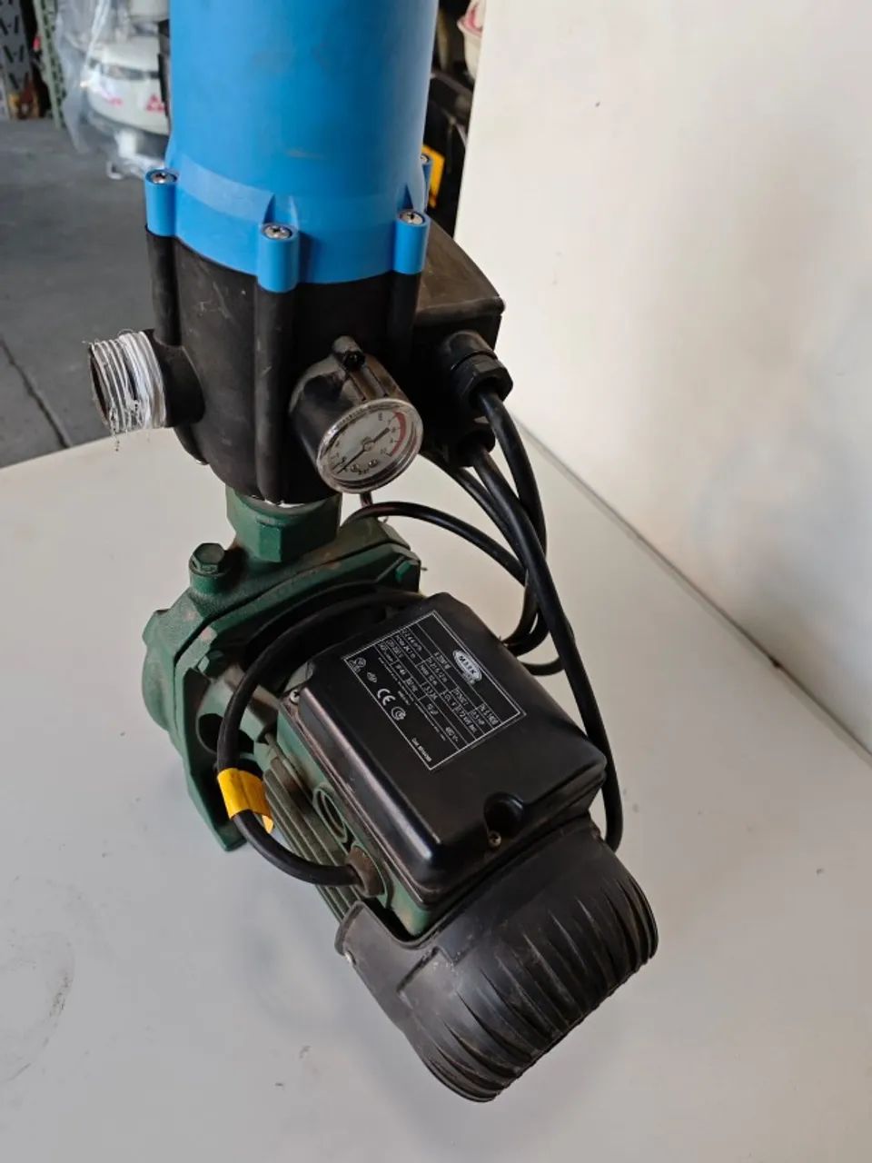 Bomba D'água Com Controle de Pressão Automático - Foto 3