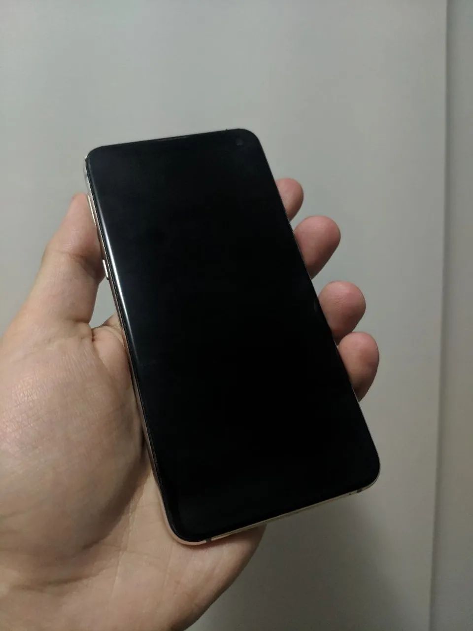 Samsung Galaxy S10e 128gb - Foto 2