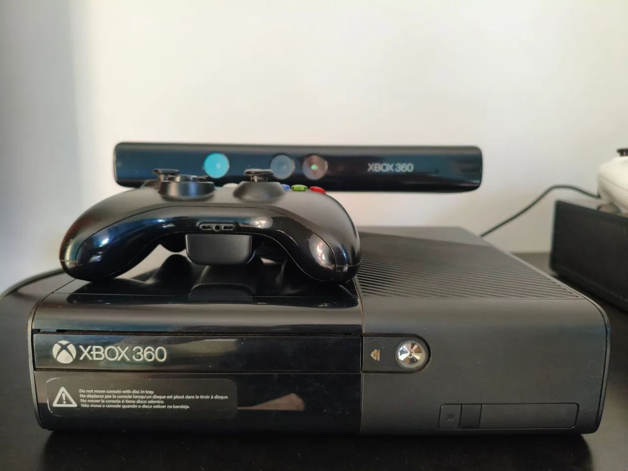 Xbox 360 + 1 Controle + Kinect 