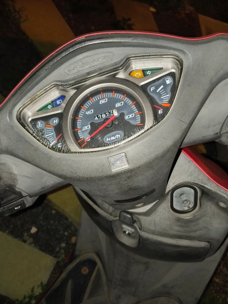Moto lead 
