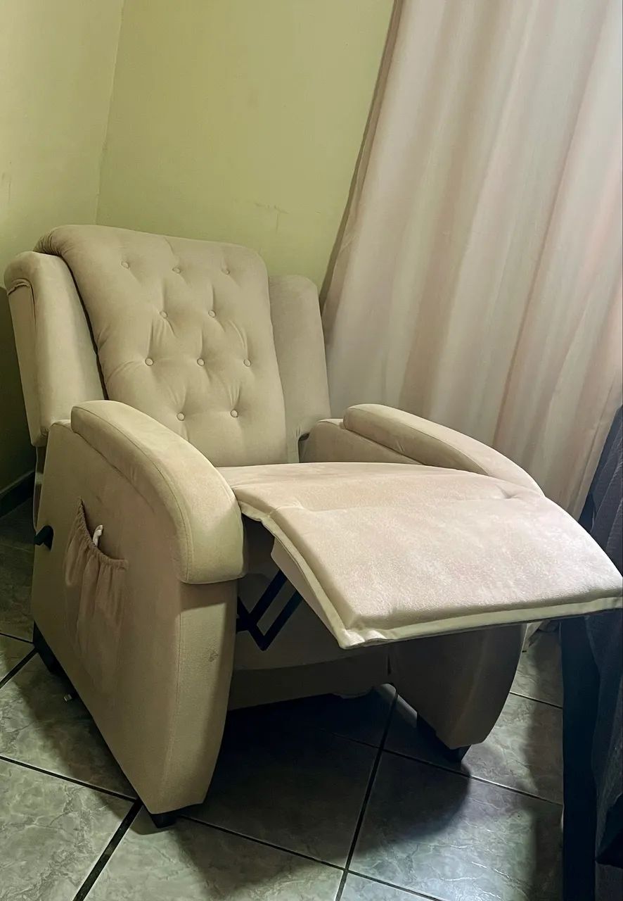 Vendo poltrona de amamentação 