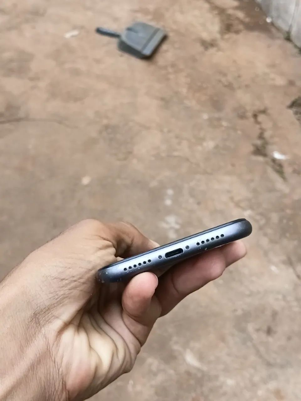 ? iPhone 11 128GB - R$ 1.100 iPhone 11 de 128GB, funcionando normalmente e com ótimo dese - Foto 3