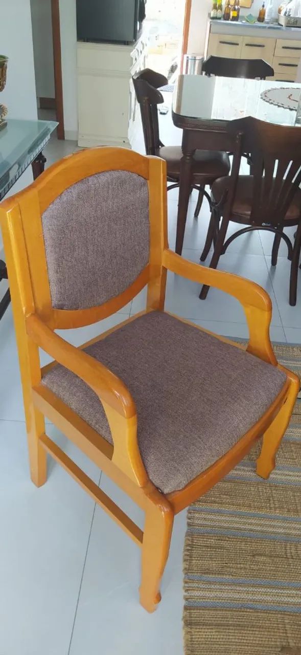 Poltrona antiga de madeira maciça - Foto 2