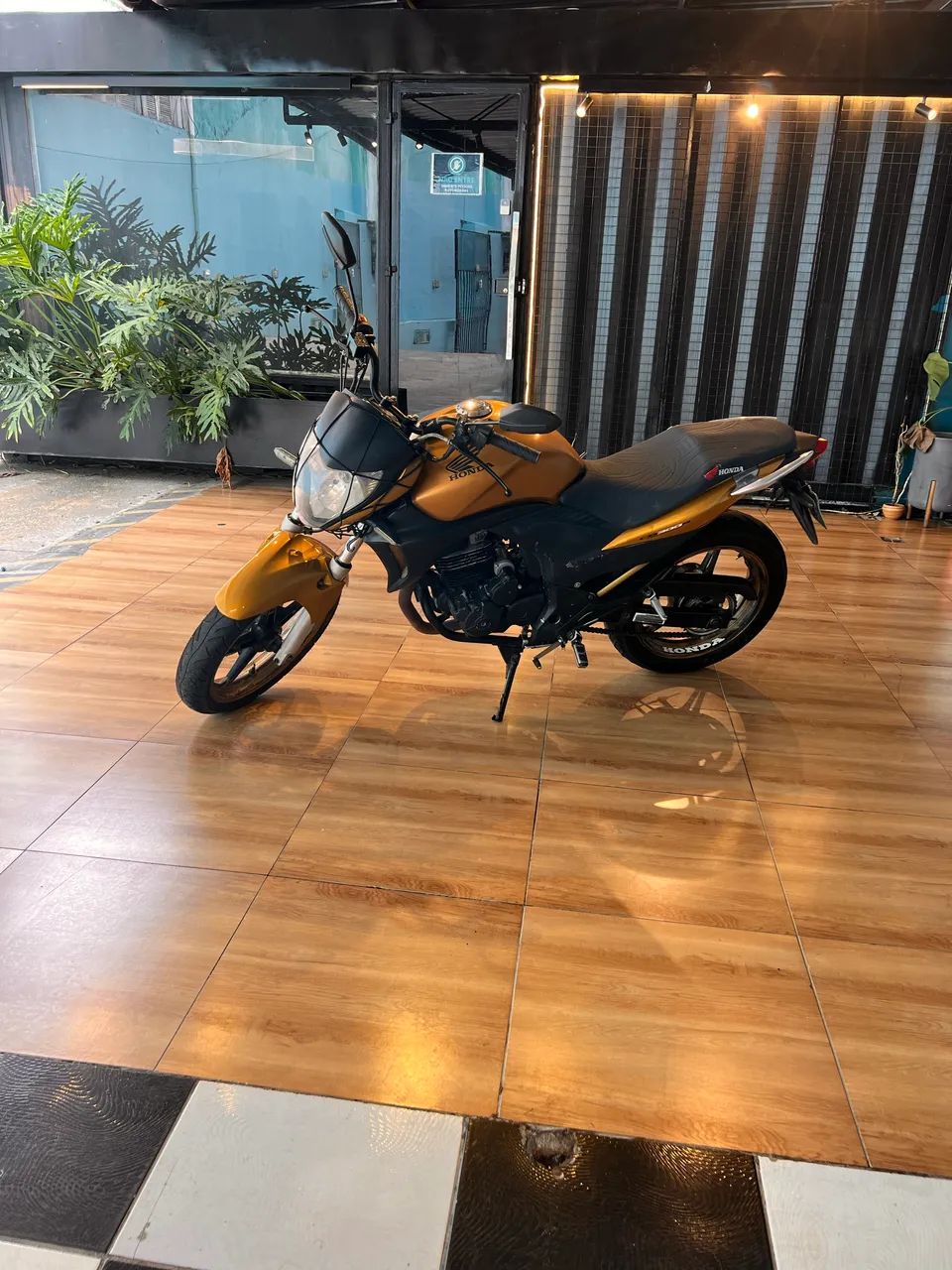 CB 300R | 2009 - Foto 2