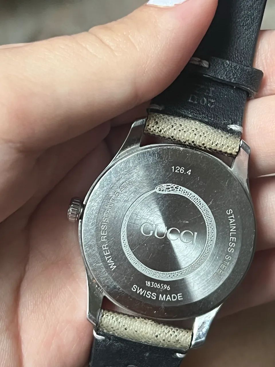 Relógio GUCCI G-Timeless ? referência 126.4 ? caixa de aço inoxidável ? quartzo ? 38 mm - Foto 3