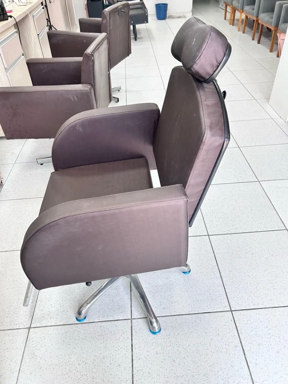 Vendo cadeira de  hidráulica  - Foto 2