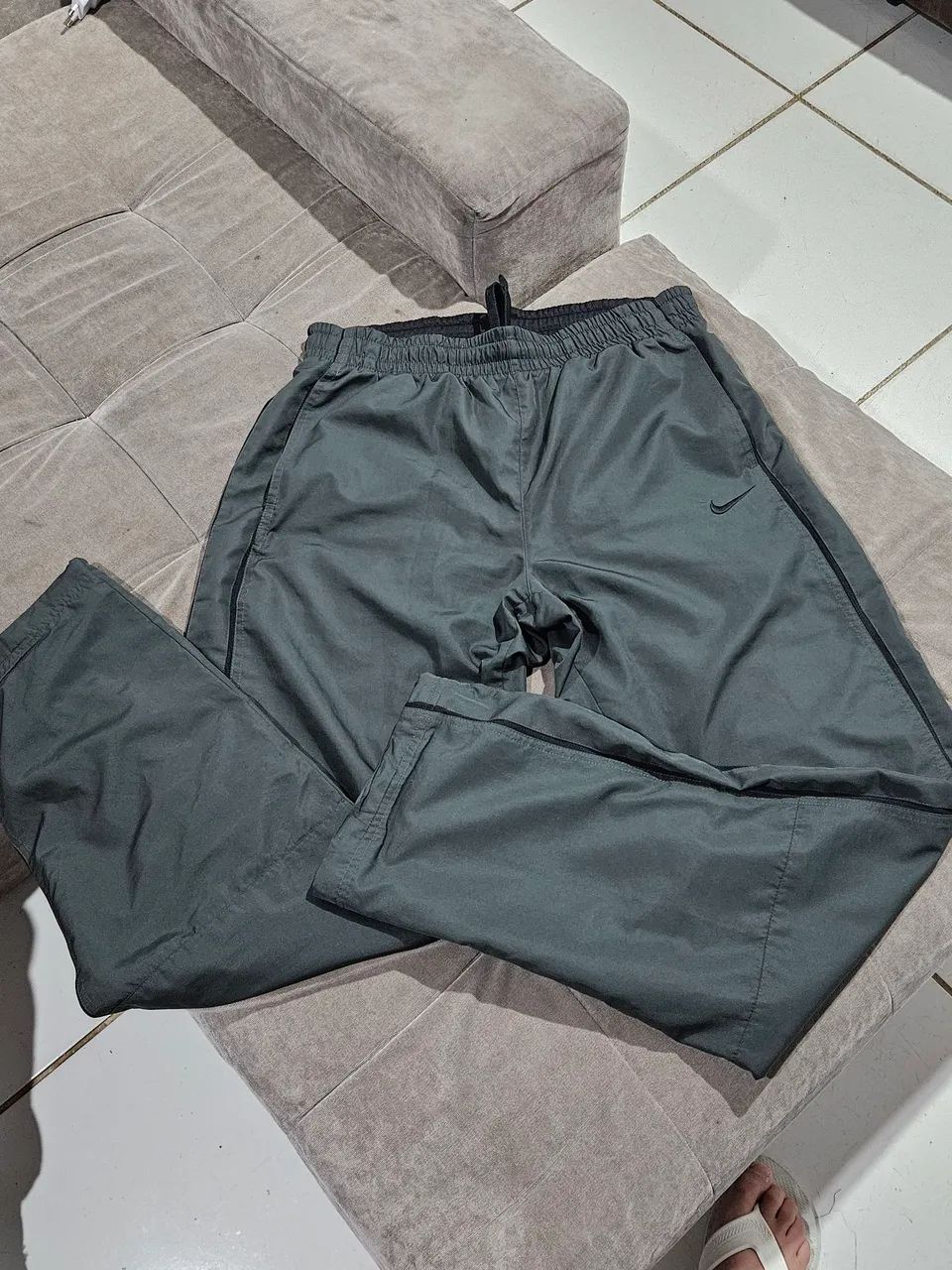 Calça nike the athletic dept tamanho M - Foto 3