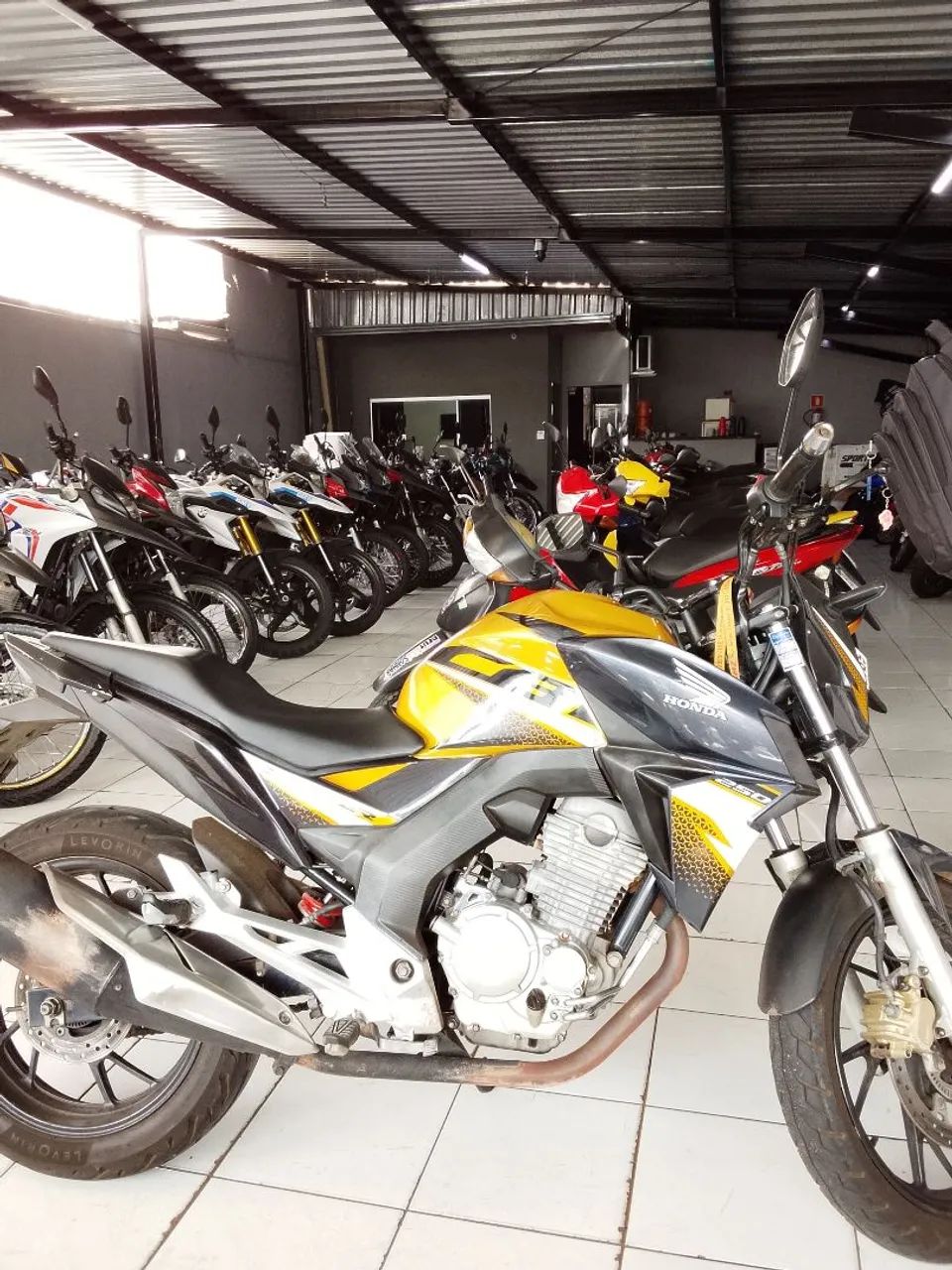 Cb250 Amarela