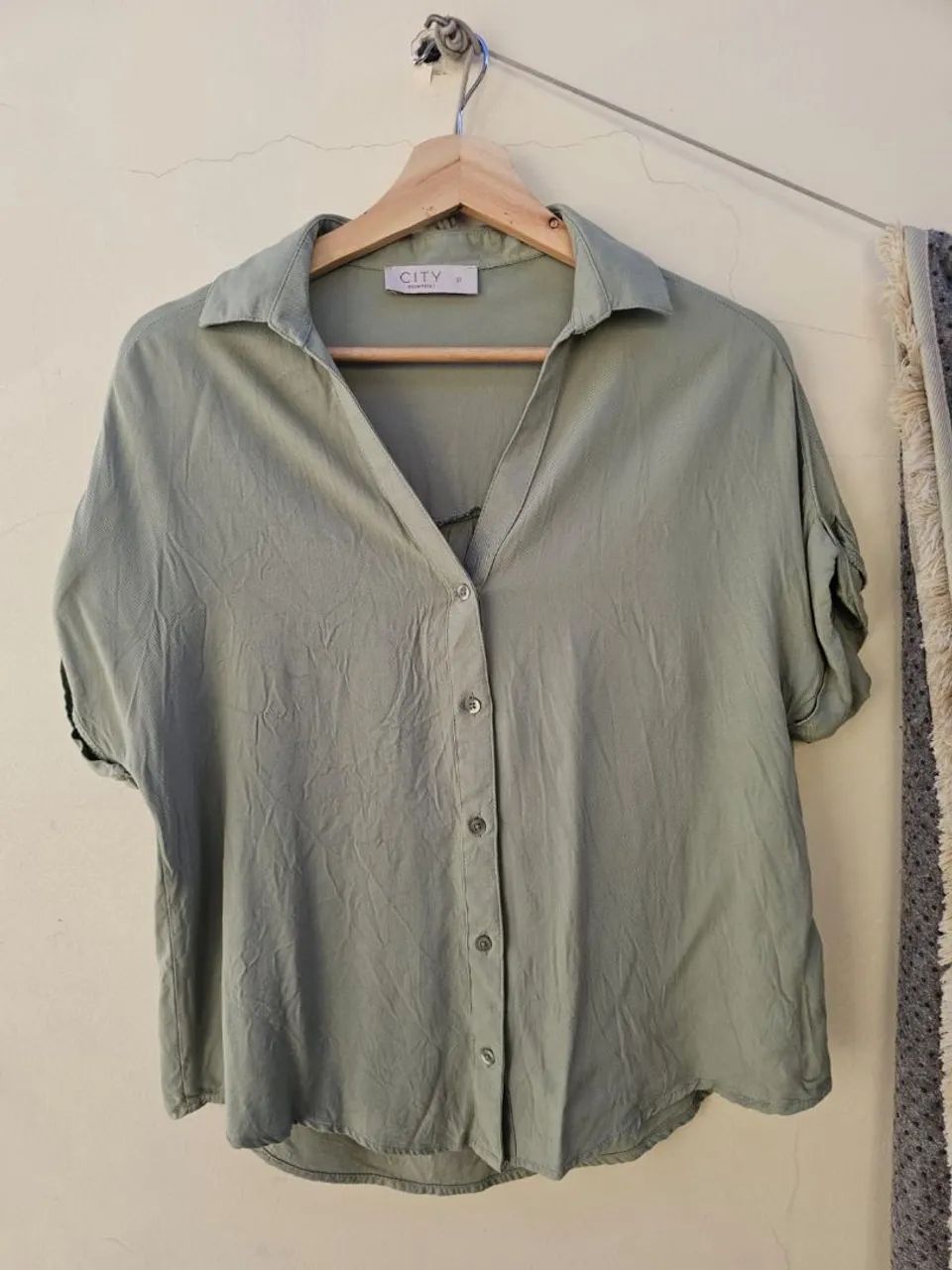 camisa verde city essential P