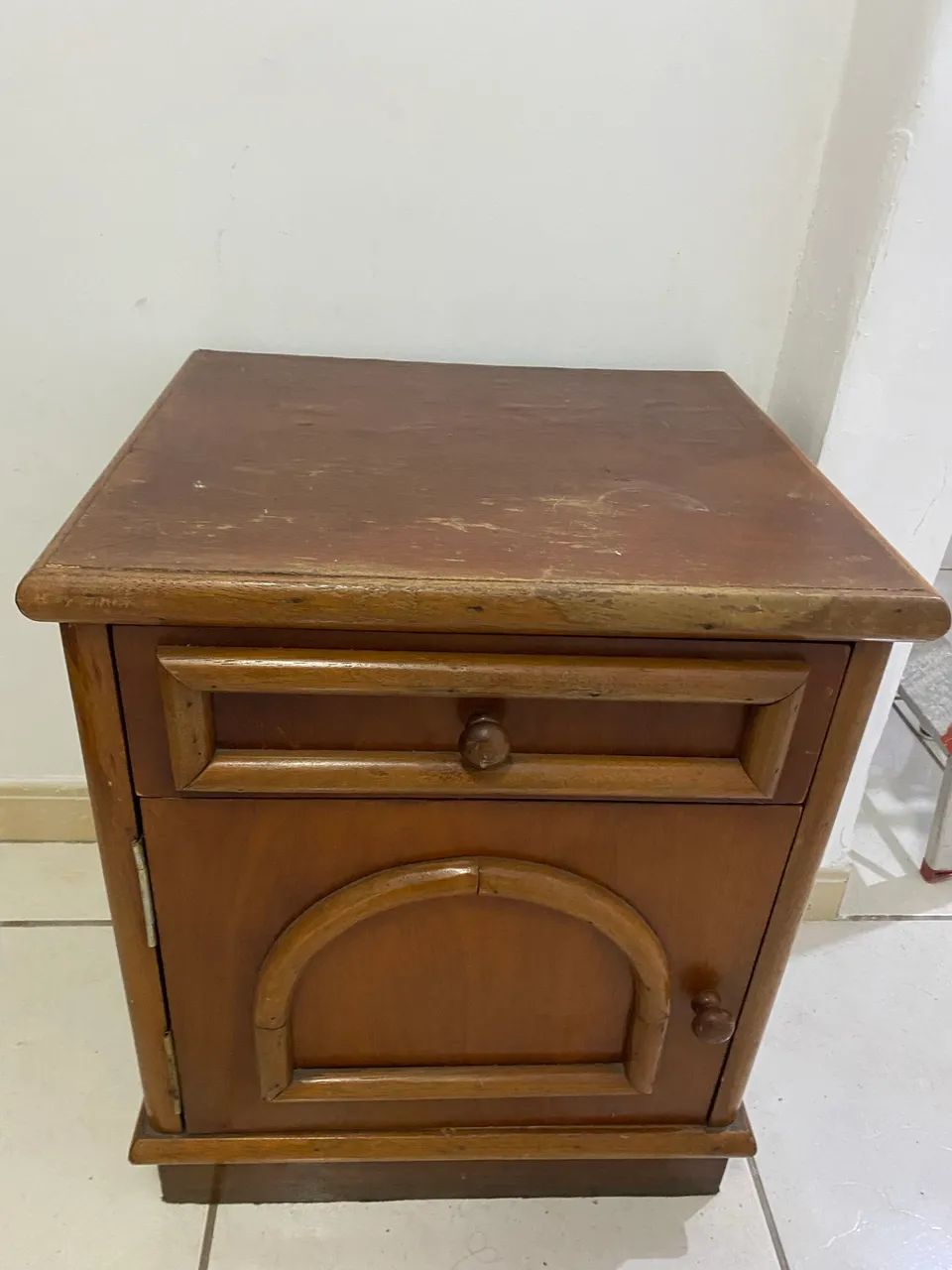 Criado de madeira maciça!  - Foto 2