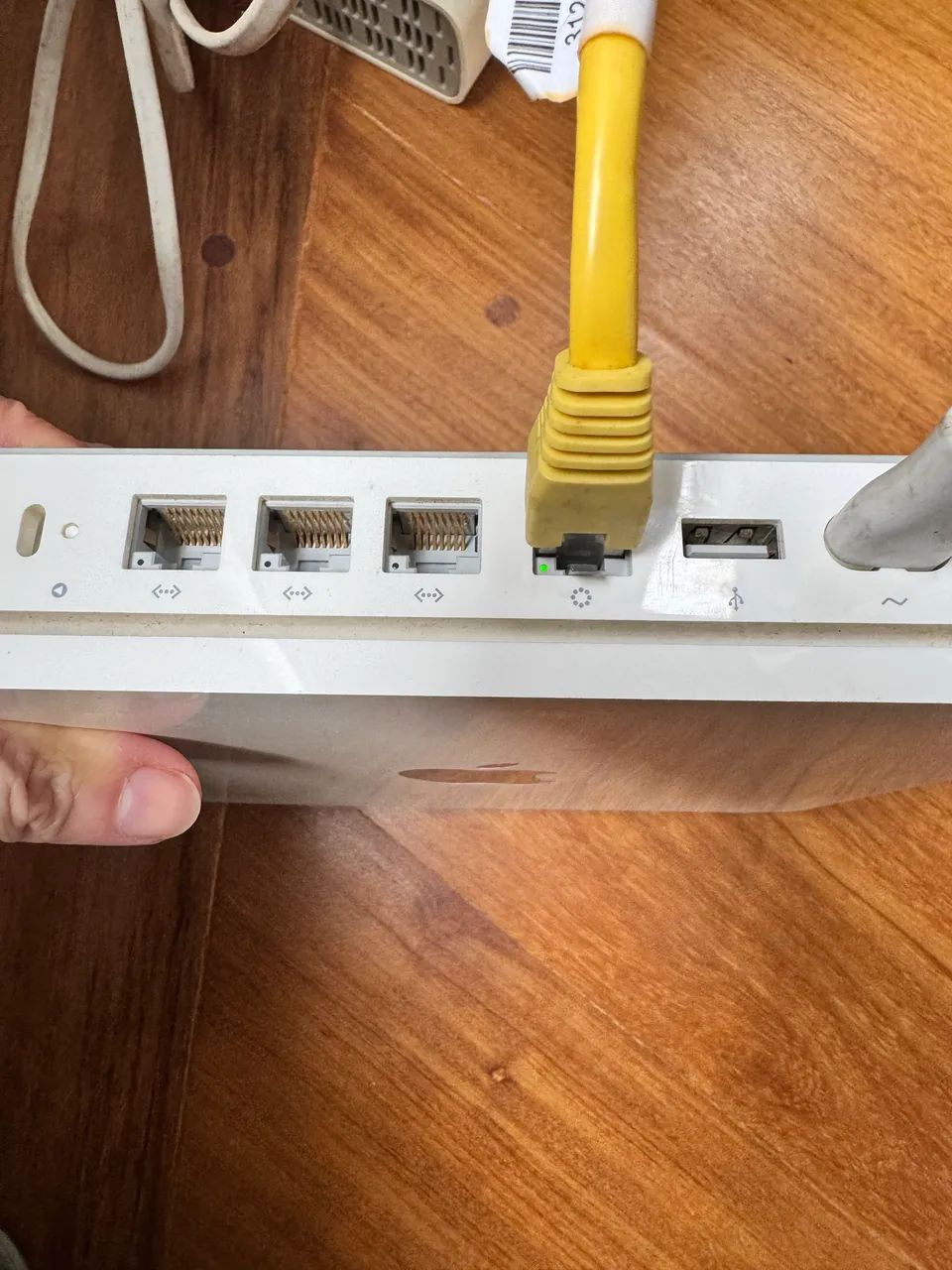 Apple AirPort Time Capsule branco com armazenamento em disco rígido integrado  - Foto 3