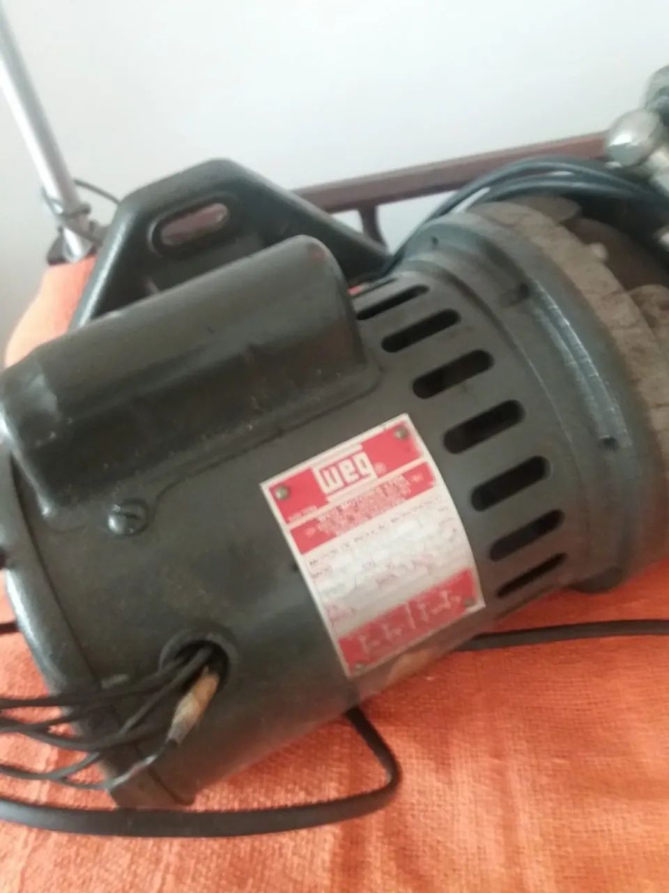 MOTOR DE MAQUINA DE COSTURA WEG 110-220 V BI-VOLT 3480 RPM