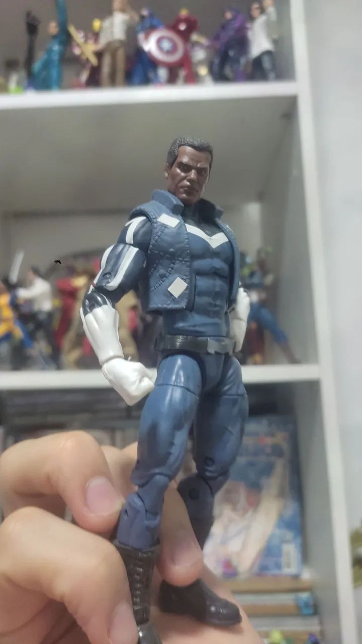 Marvel Legends Action Figure Blue Marvel Vingadores  - Foto 2