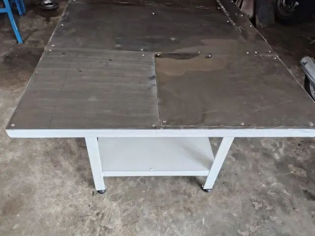 Bancada de ferro para trabalho