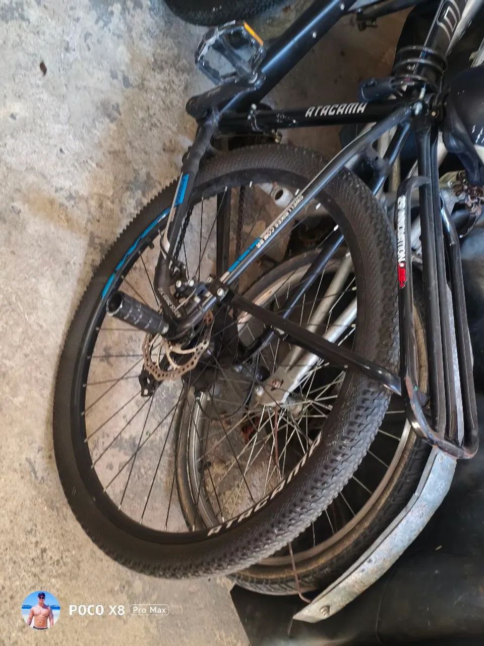 Bicicleta Aro 29 Preta e Azul Shimano Freio a Disco - Foto 3