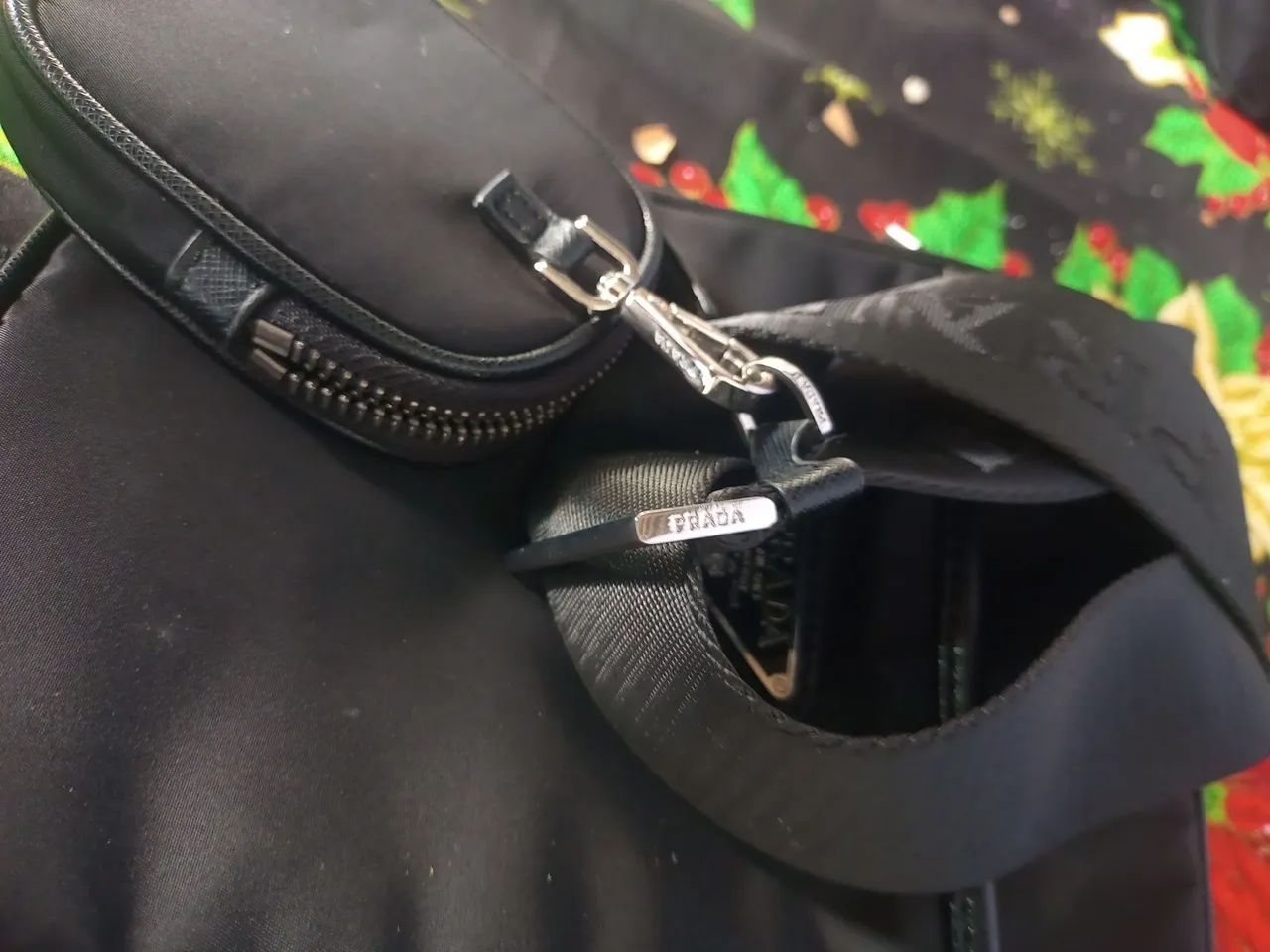 V/T Bolsa de ombro em Saffiano e Re-Nylon PRADA - Foto 2