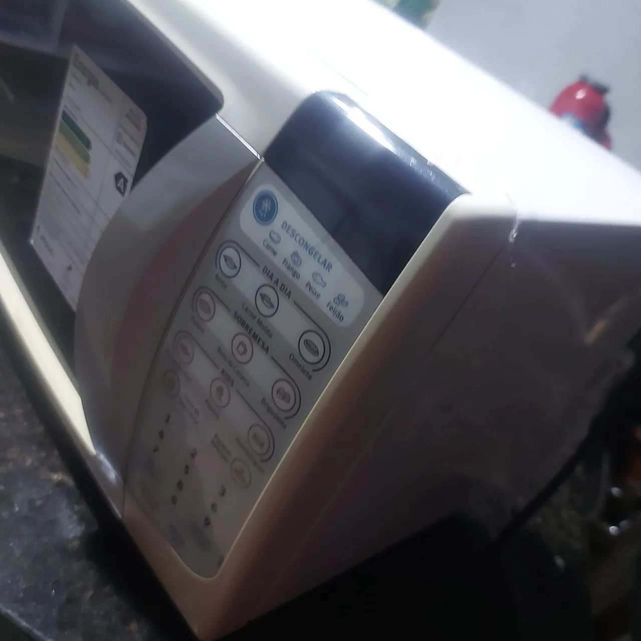 Microondas Eletrolux no plástico 220v impecável  - Foto 3