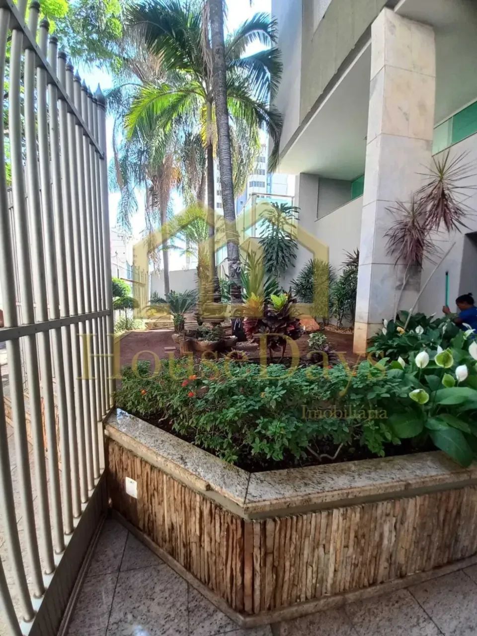 COBERTURA DUPLEX COM 4 SUÍTES PARA LOCAÇÃO  EDIFÍCIO PAMPLONA | CENTRO  GOIÂNIA - Foto 2