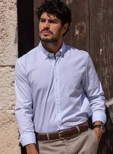 camisa masculina tamanho 4, veste M e G