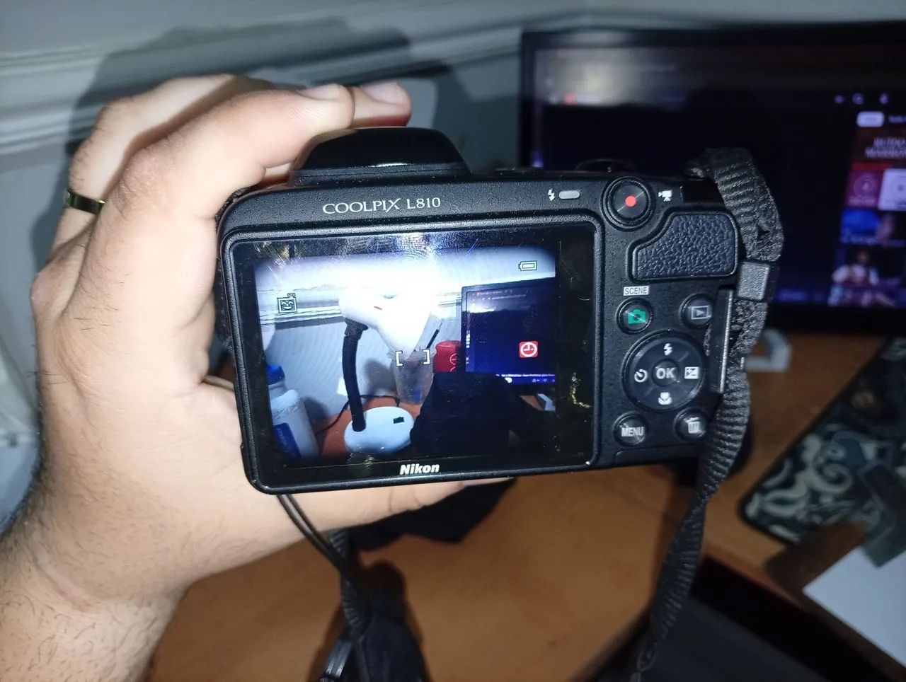 Nikon L810