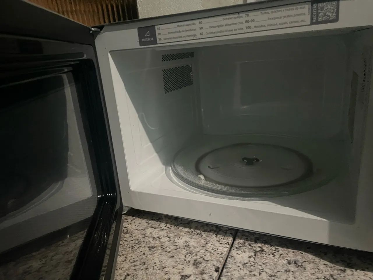 Microondas semi novo - Foto 4