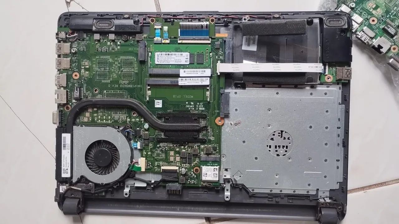 FORMATAÇÃO, MANUTENÇÃO E MONTAGEM DE NOTEBOOKS E PCS - Foto 2