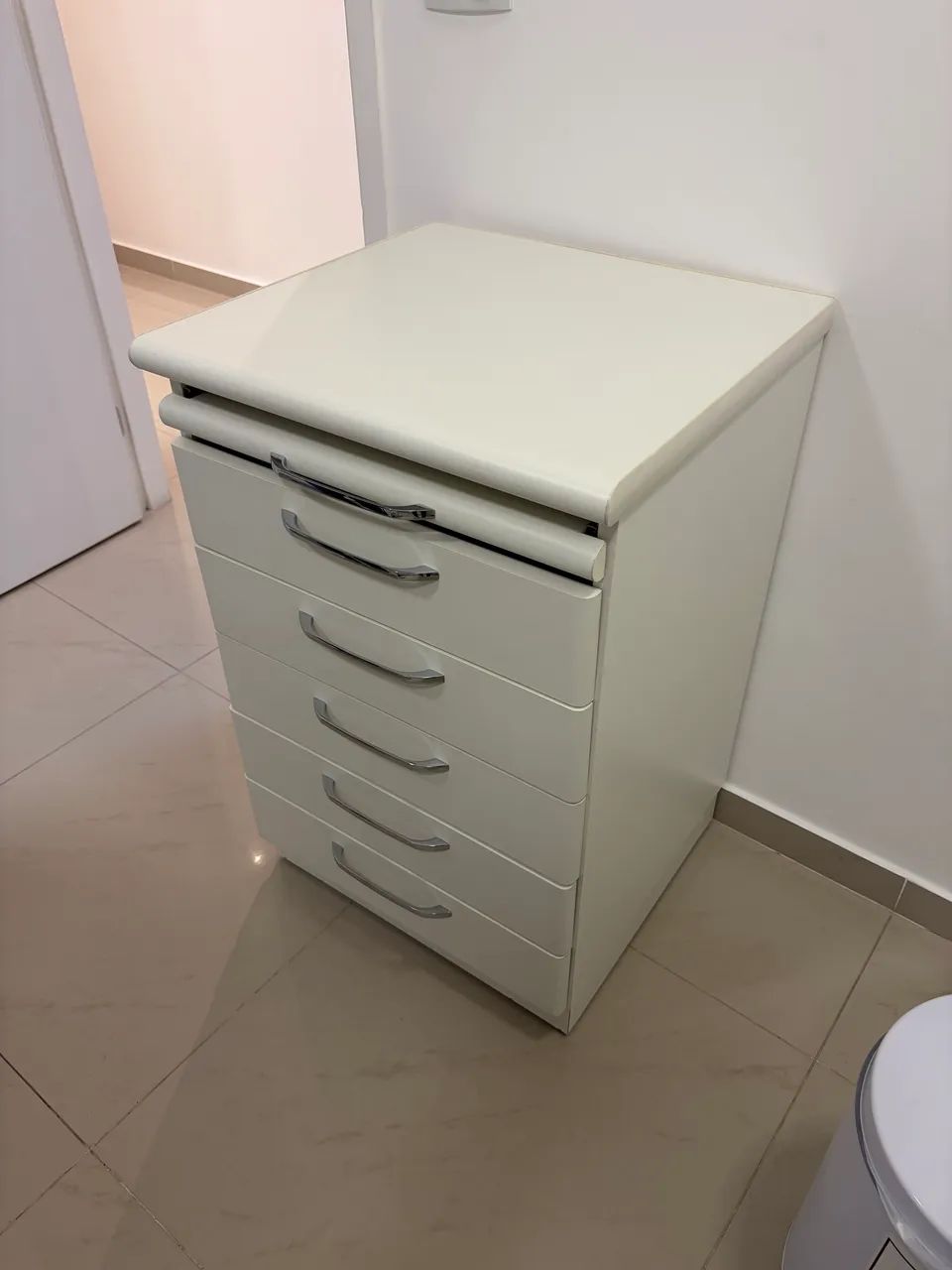 Gaveteiro Odontológico Branco c Mesa Auxiliar 