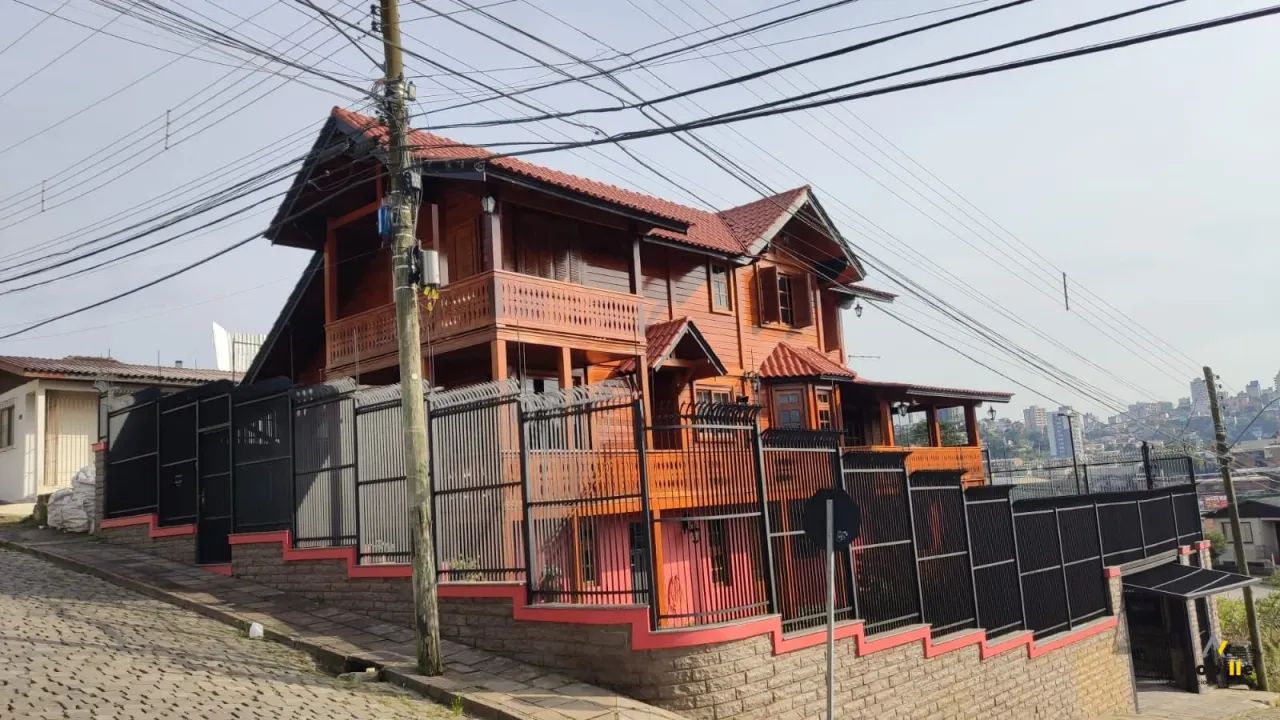 Casa | 04 dormitórios | Salgado Filho REF: CA404725