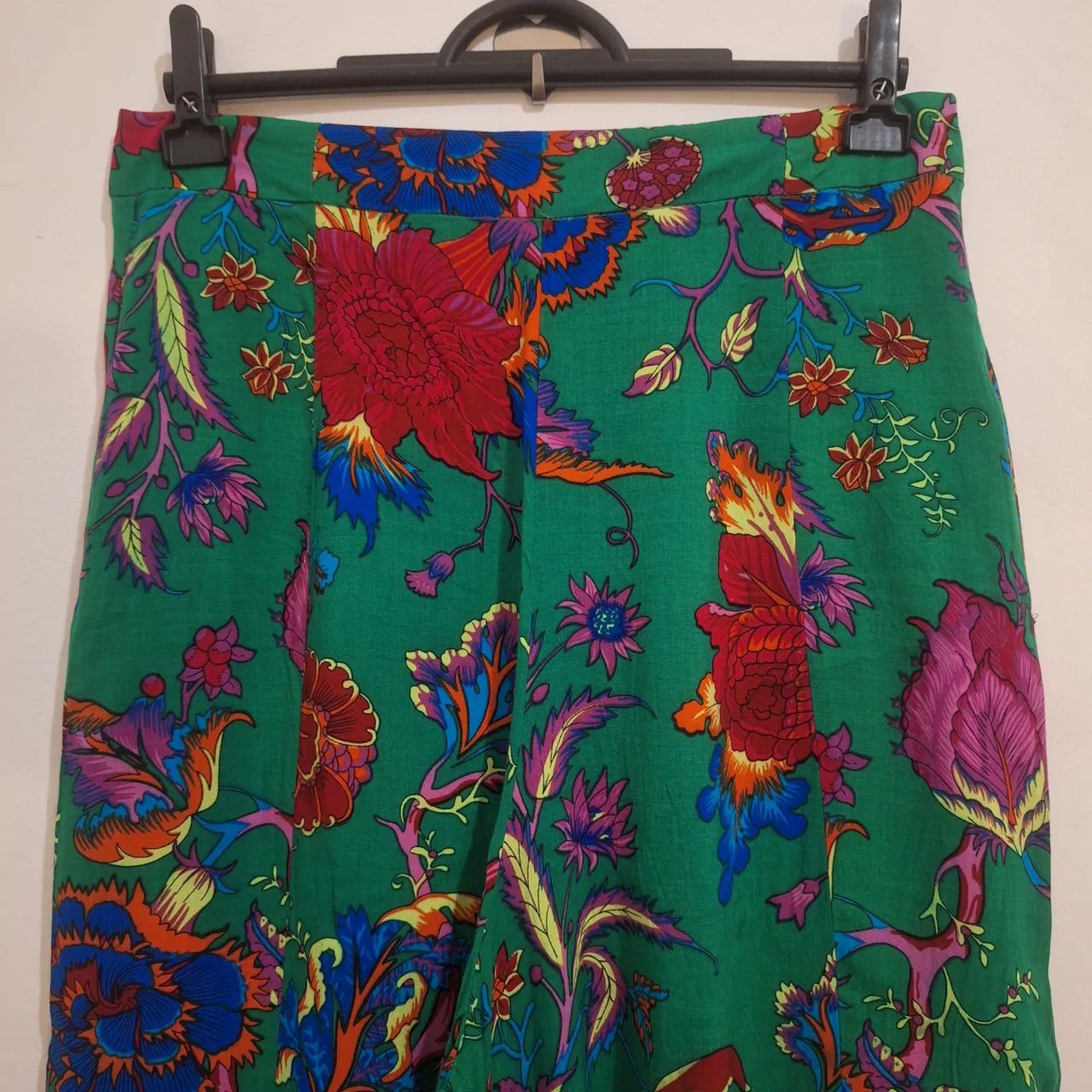 Calça pantacourt da Afghan P veste 40. Perfeita!  - Foto 4