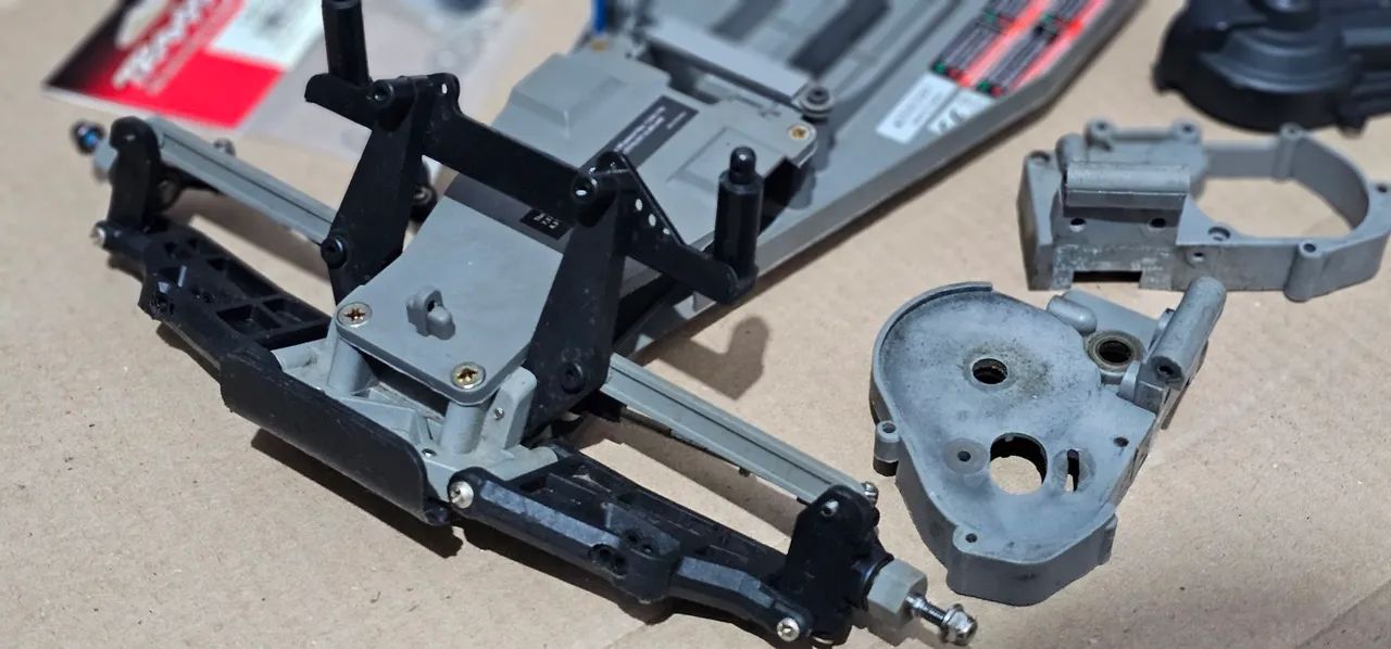 Traxxas Rustler 4x2 - Chassi  - Foto 2