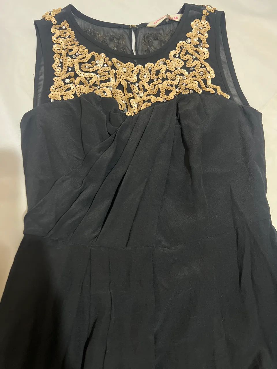 Vestido importado com paetê dourado - Foto 2