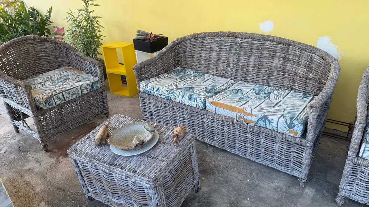 Jogo de sofá e poltronas de varanda 