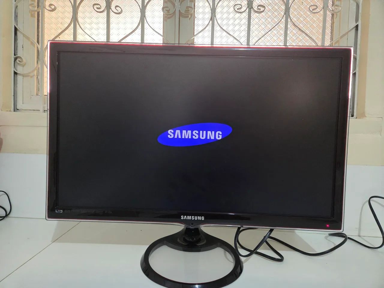 TV Samsung 32 polegadas com suporte de parede - Foto 2