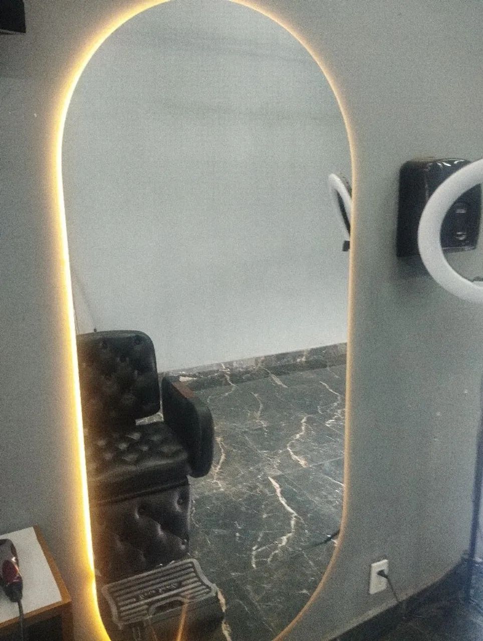 Vendo espelho oval com led  - Foto 2