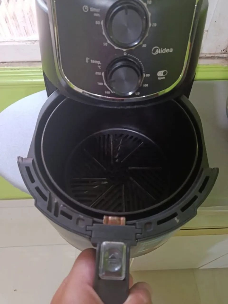 Fritadeira AirFryer Midea 4l - Foto 3