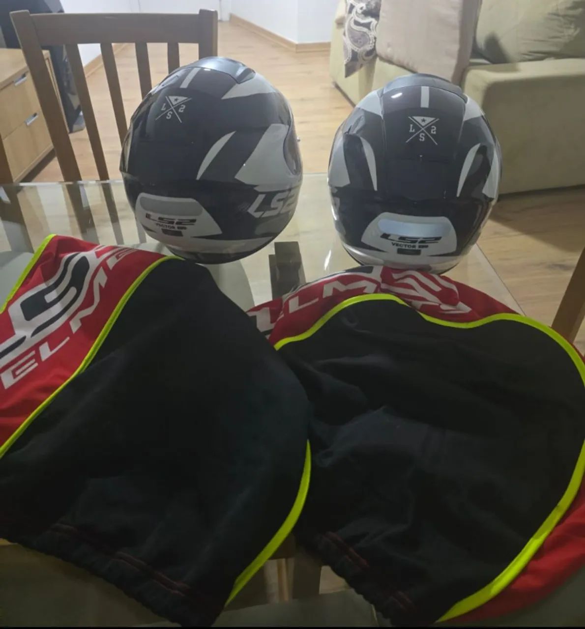 2 capacetes vector evo LS2 - Foto 2