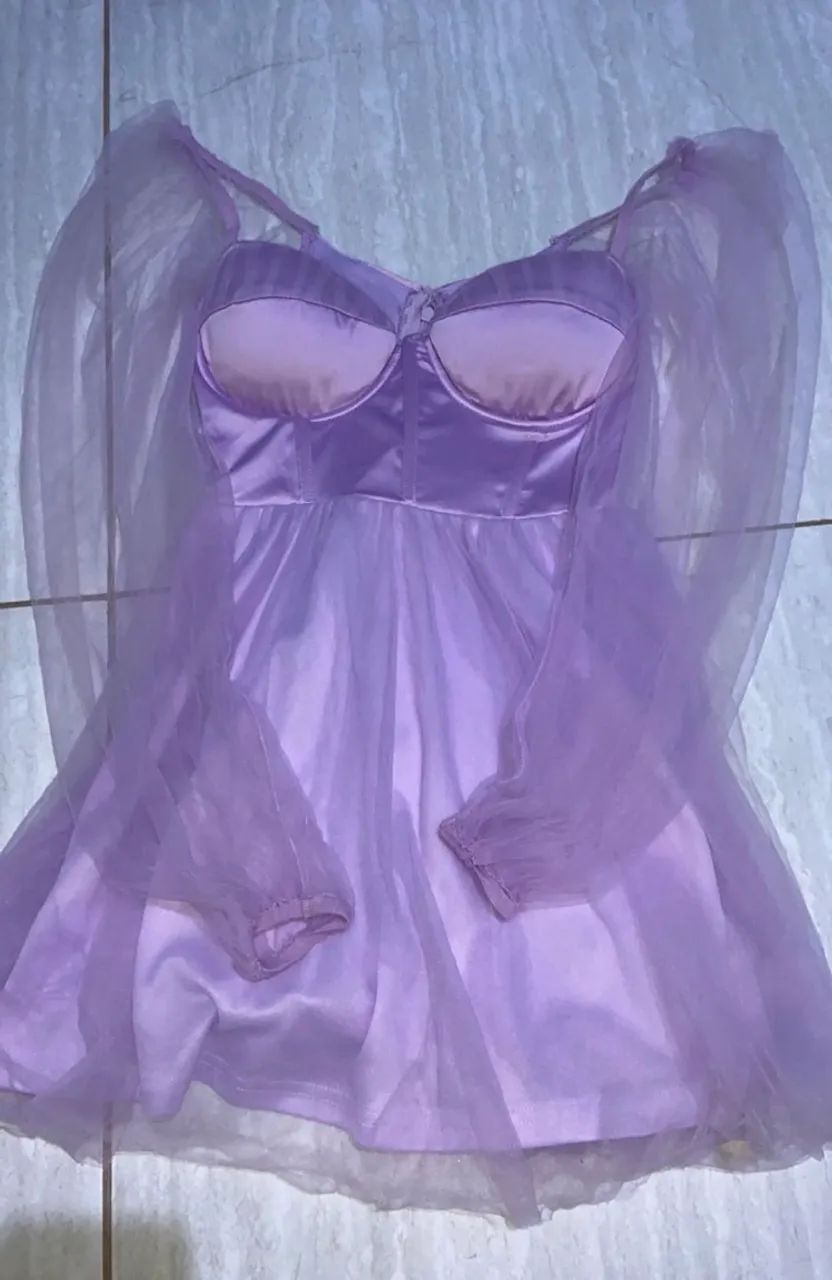 Vestido Lilás curto Manga longa