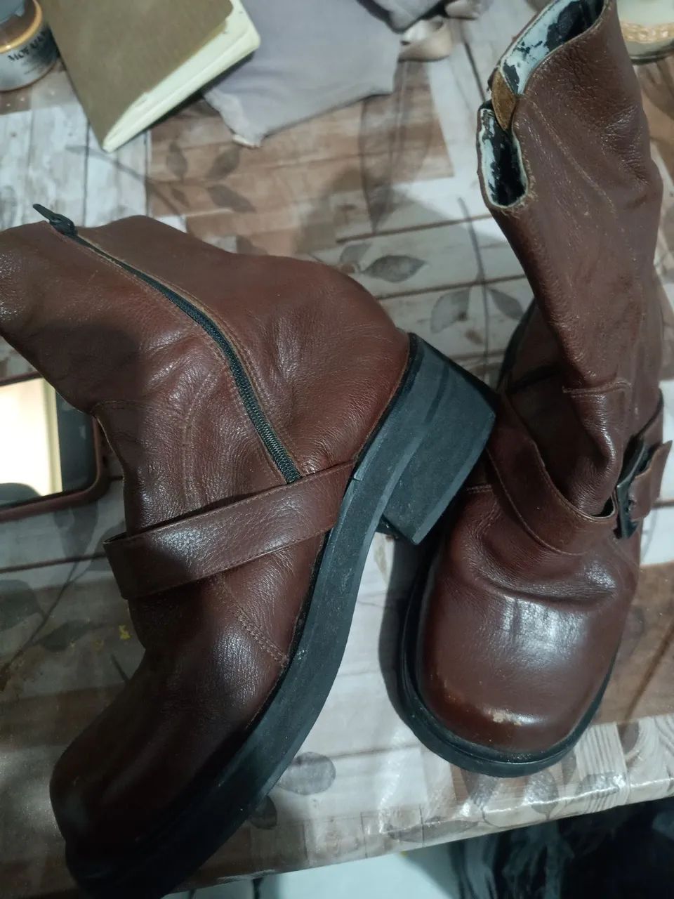 Bota de couro usada - Foto 2