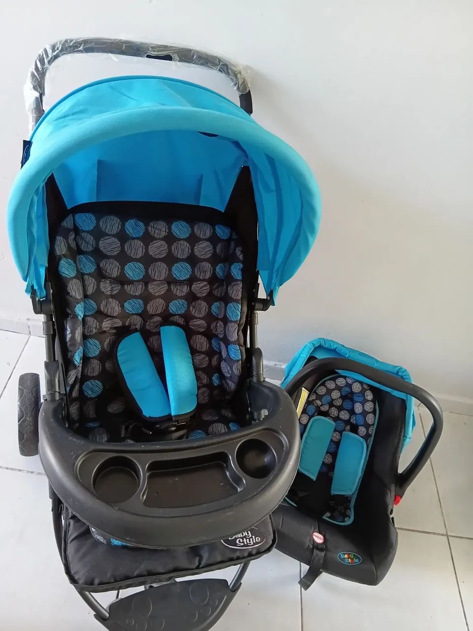 Vende-se bebe conforto e carrinho de bebe  - Foto 2