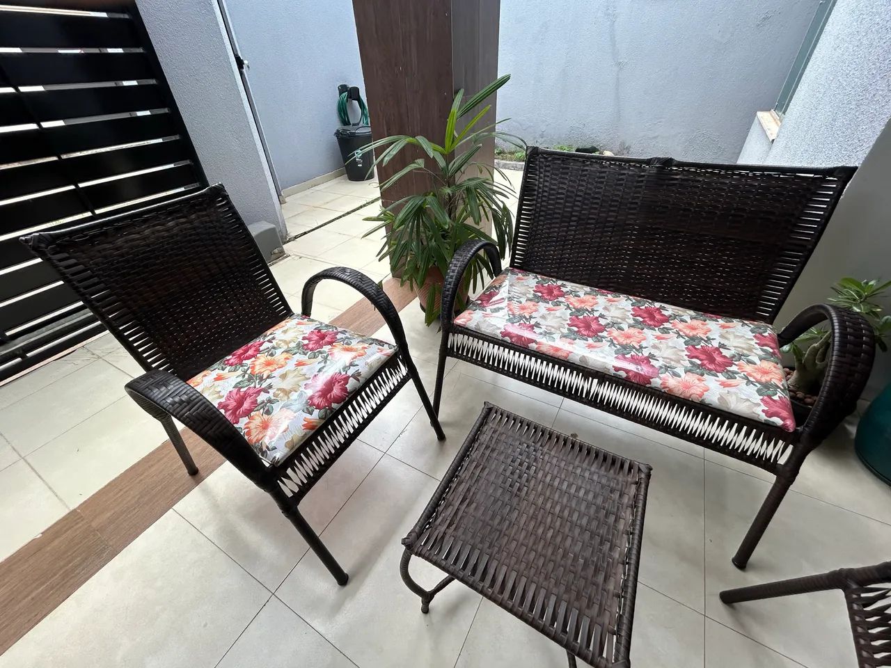 Vende-se esse lindo conjunto de cadeira para área  - Foto 4