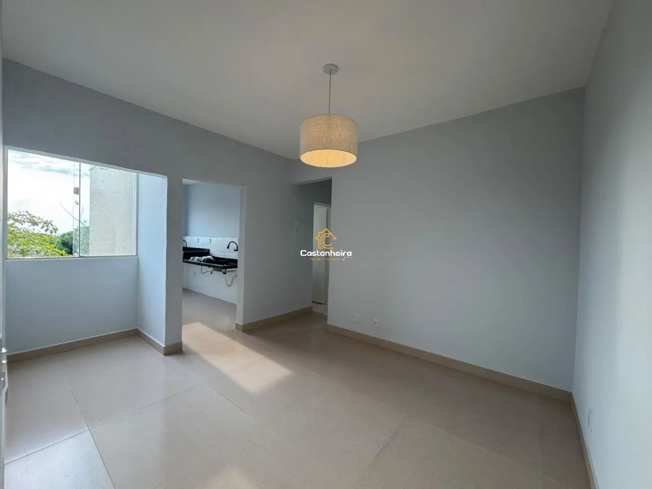 Apartamento Reformado 02 Quartos - Plano Diretor Sul